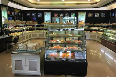 Kylie's Custom Cakes Bakehouse & Deli photo 2